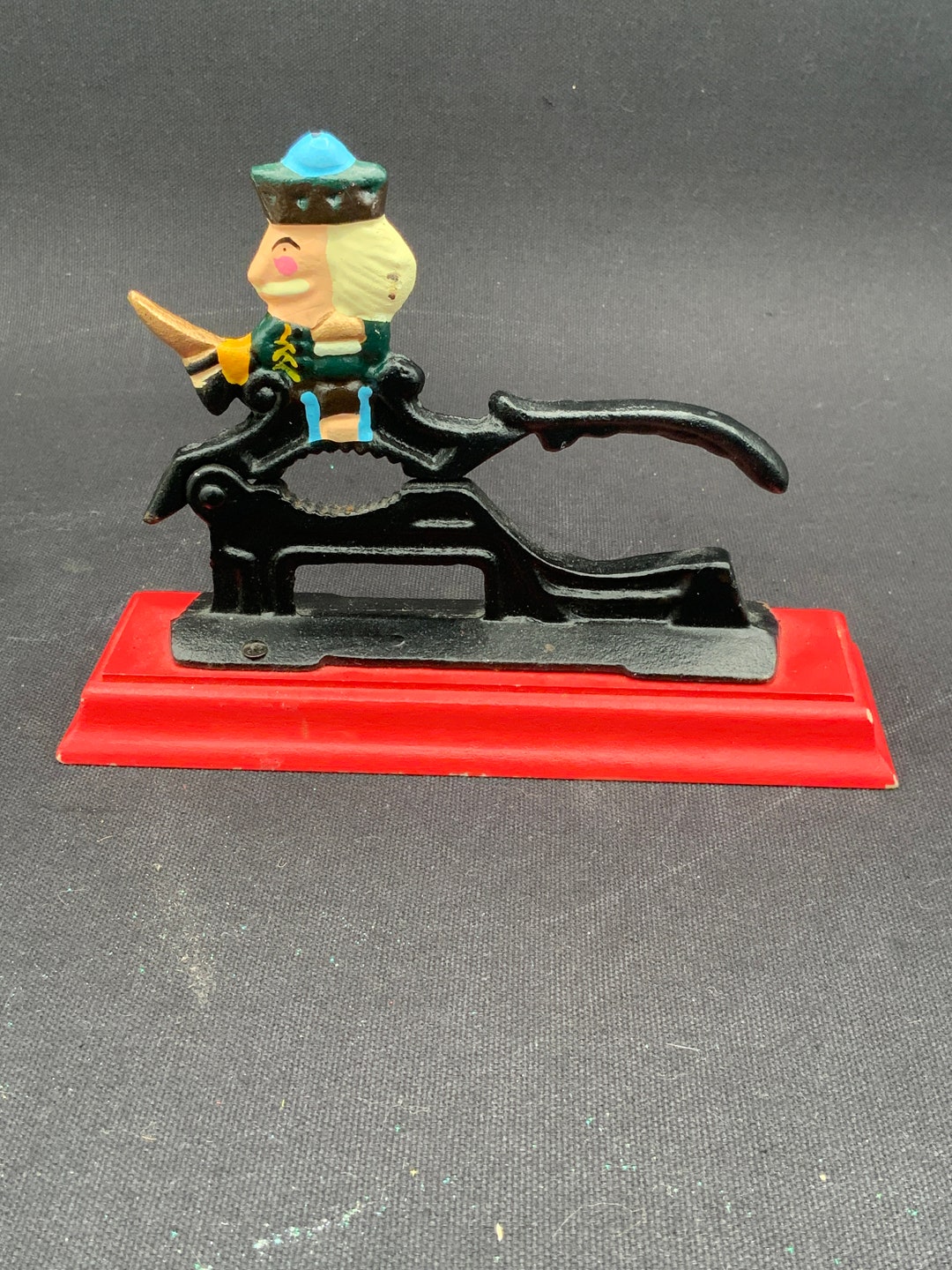 Nutcracker Cast Iron Nut Cracker / Nutcracker / Metal Nutcracker / Nut