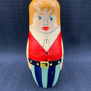 Vintage Hand Painted Nesting Doll Set, Set of Five Dolls, Russian Matryoshka Dolls, Collectible Wooden Dolls