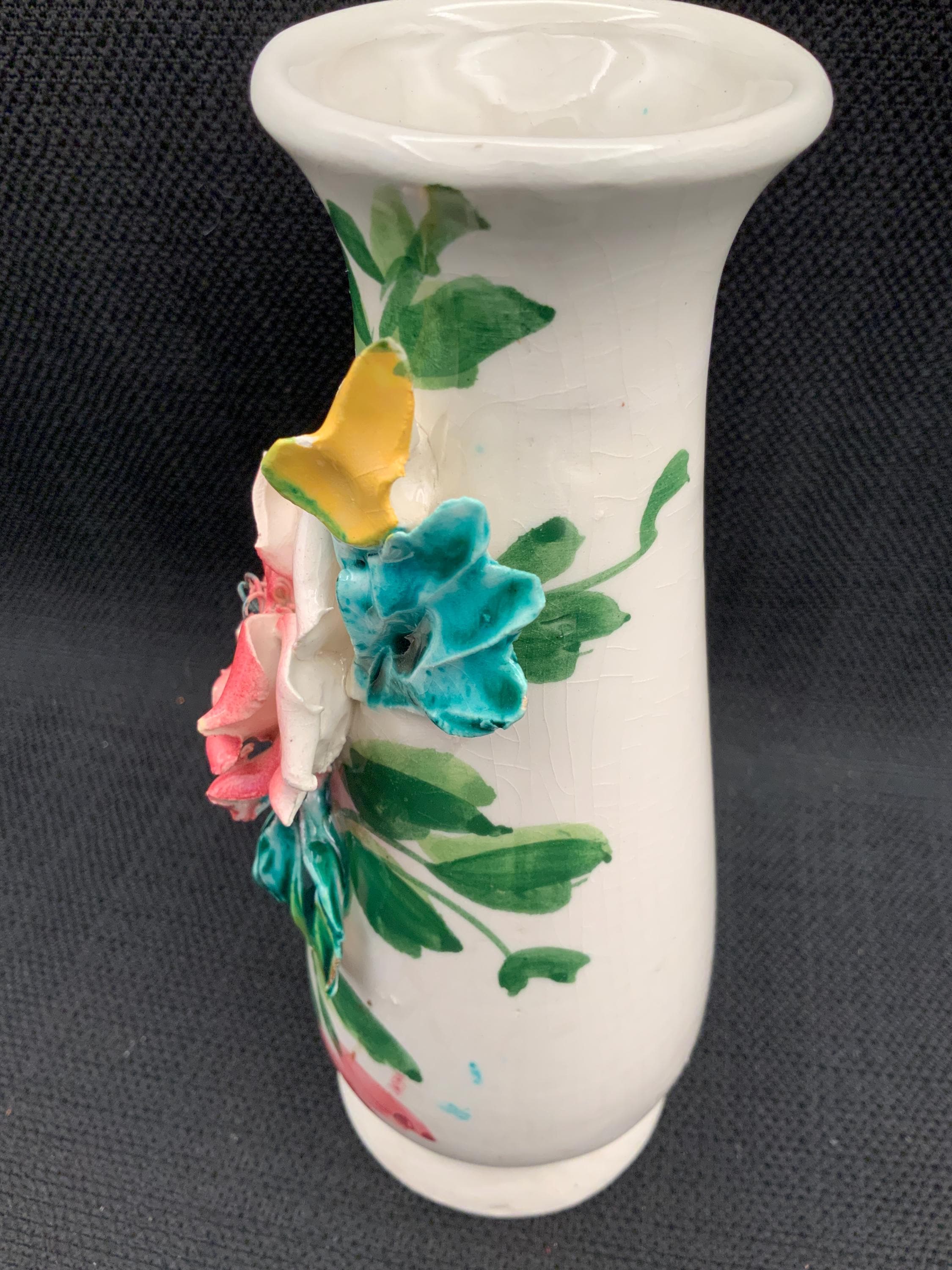 イタリア製　花瓶　置物　磁器　 手描きイタリア製磁器花瓶、セラミックローズ、シャビーシックな装飾