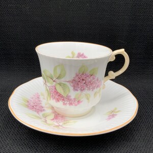 QUEEN ANNE Bone China Teacup and Saucer Set, Teacup for Tea Lovers, Vintage Drinkware, Elegant Tea Set, Collector&#39;s Cup
