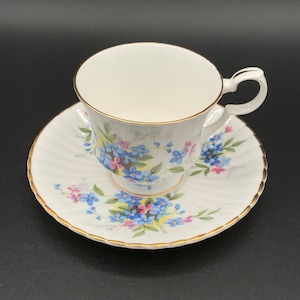 Royal Windsor Blue Floral Teacup, Fine China Drinkware, Vintage Floral Mug, Collectible Teacup, Classic Tea Gift