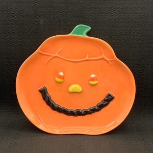 Jack O Lantern Plate, Halloween Party Tableware, Spooky Dinnerware, Festive Pumpkin Plate, Halloween Home Decor Hallmark Halloween