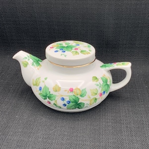 Vintage Andrea by Sadek Porcelain Teapot: Vineyard Design, Gold Trim