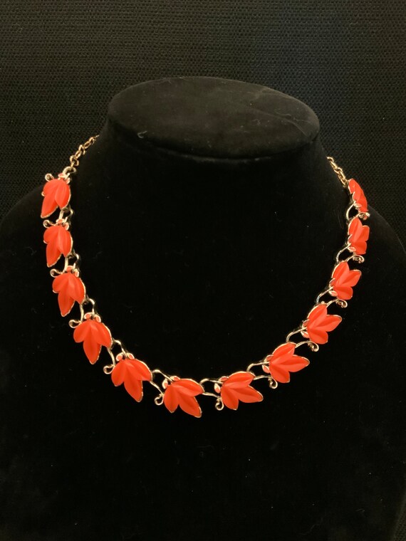 Vintage Lisner Coral Pink Thermoset Leaves Necklac