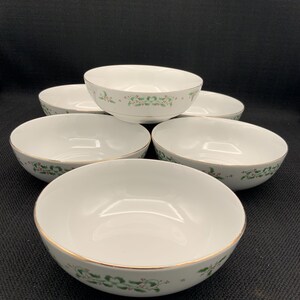 Gibson Designs Soup Bowls (Set of 6): Vintage Holiday Tableware