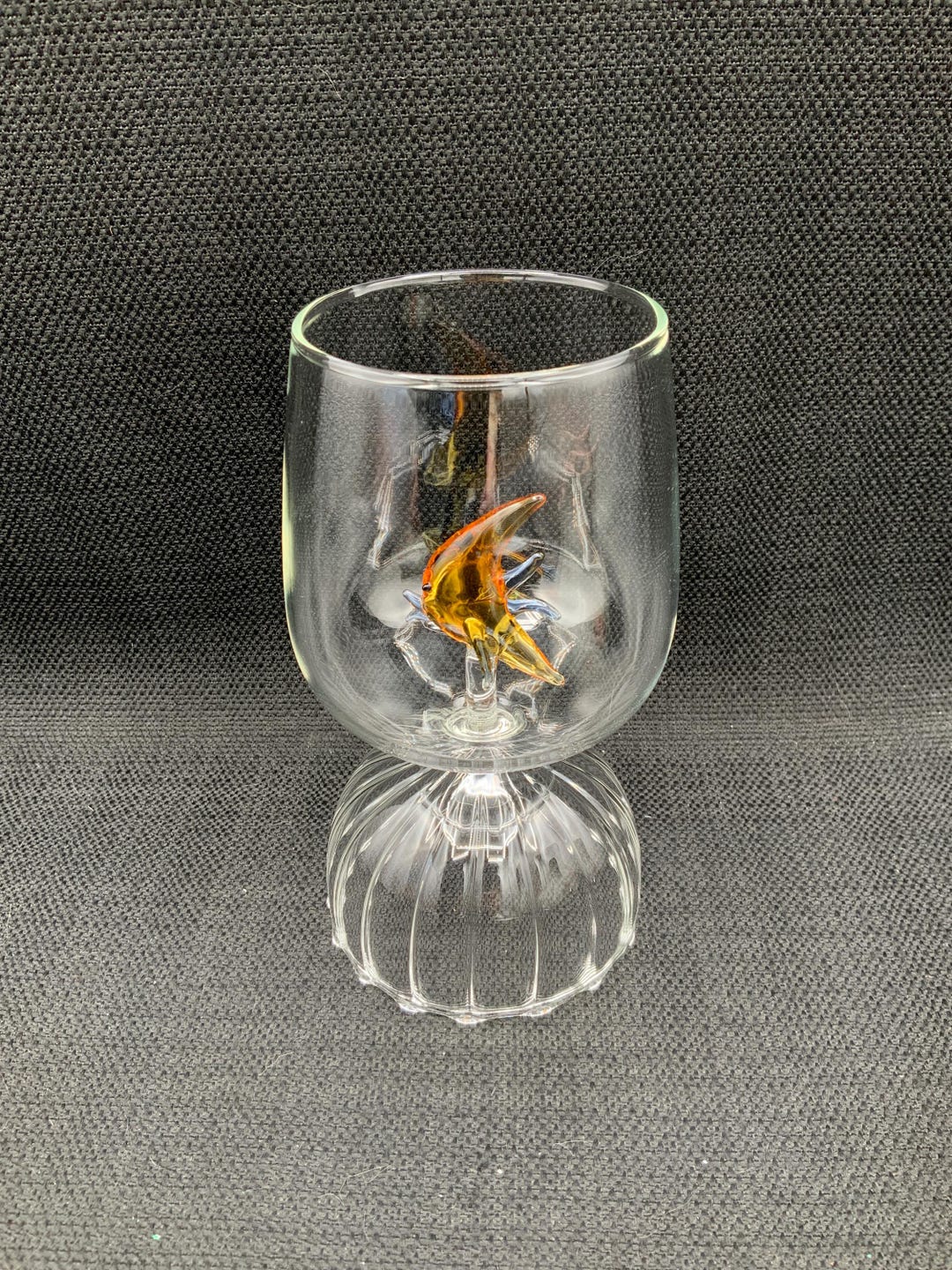 Cosmos Lot de 8 couleurs assorties en forme de poisson à vin Boisson marqueurs et charm balises pour verres sans pied, chopes à bière et plus ( Poisson