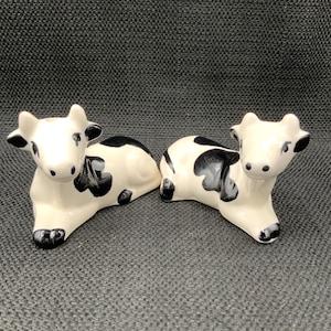 Ceramic Cow Salt and Pepper Shakers: Farmhouse Kitchen Decor