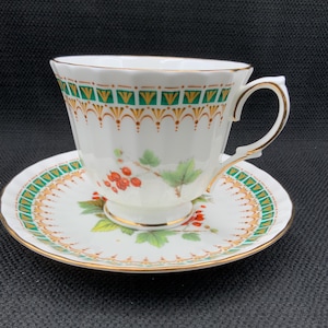 Duchess Bone China Teacup: Vintage Floral Tea Lover Gift