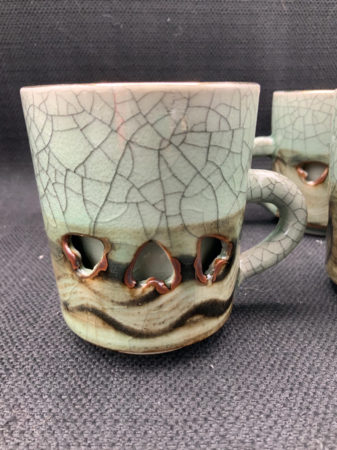YOHAKU 抽象デザイン ギフトセット Somayaki Tea Cups Set: Green Crackle Glaze, Gold Hearts, Japanese