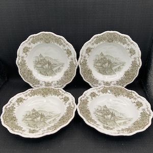 Seltmann Weiden Bavarian Porcelain Tureen White And Gold(s