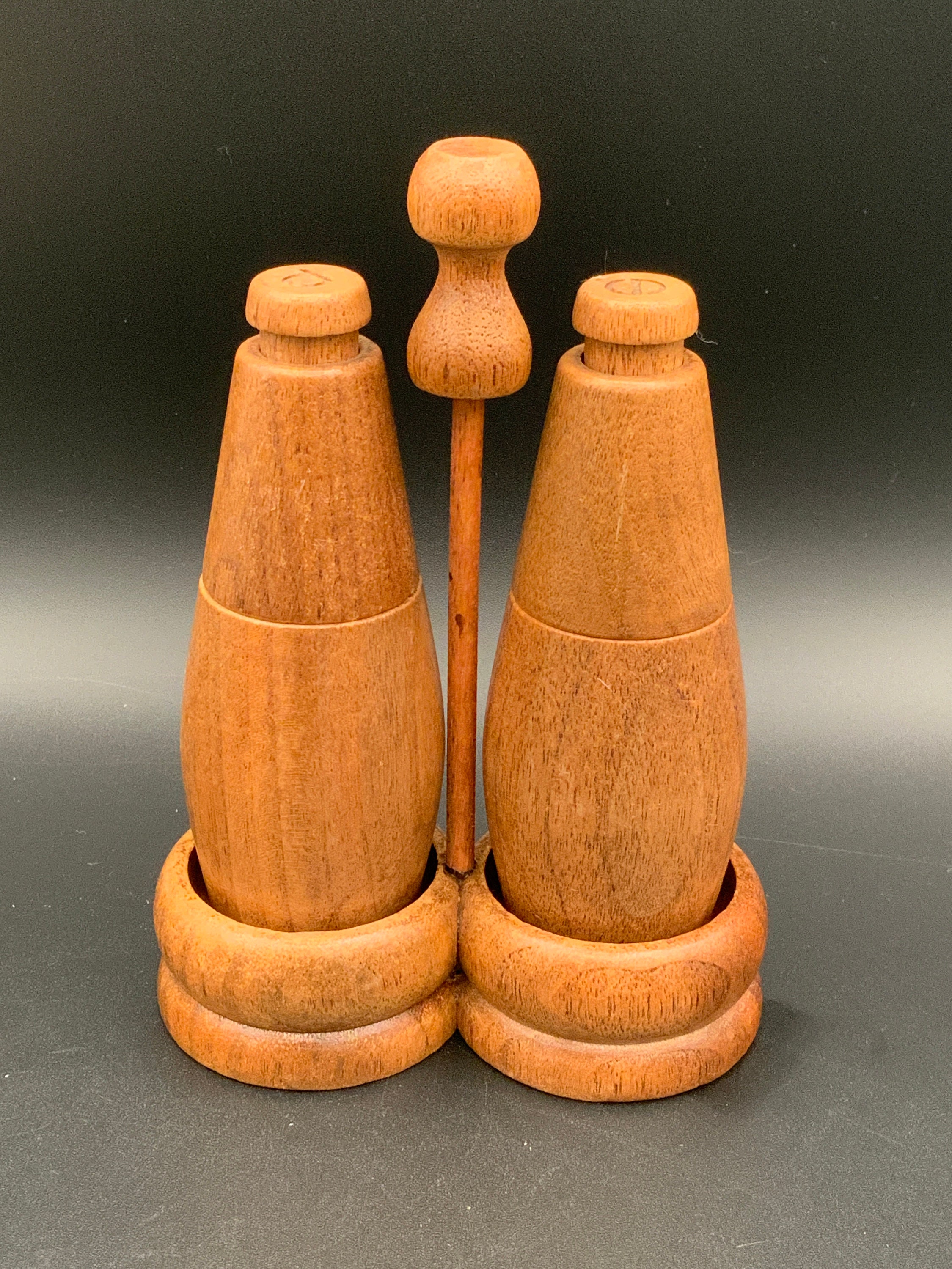 Vintage MCM Wooden Salt and Pepper Shakers: Retro Kitchen Decor