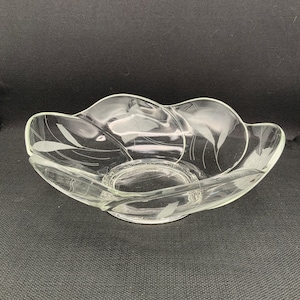 Etched Glass Bowl: Vintage-Inspired Morning Glory Design