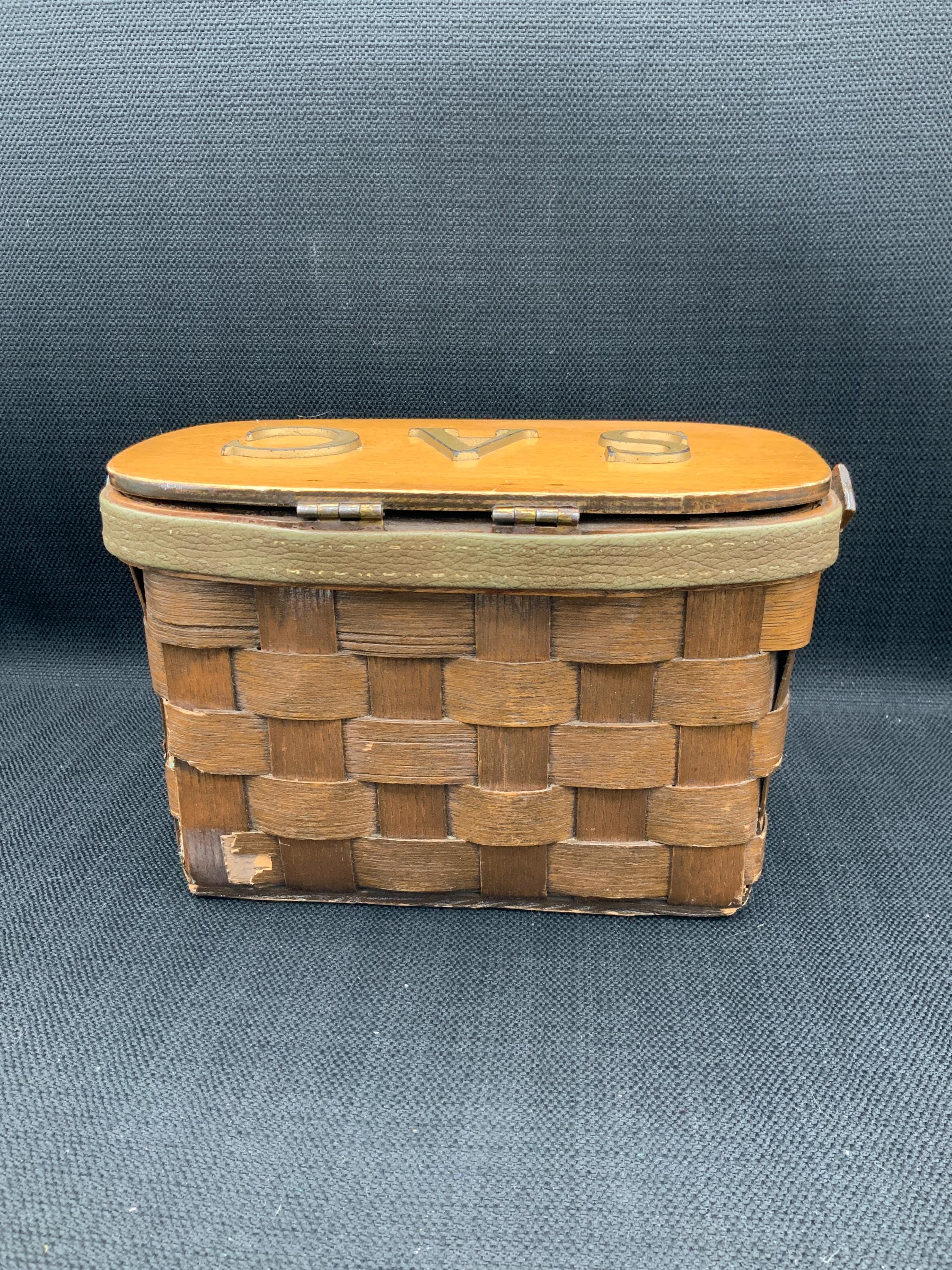 Retro Caro Nan Wooden Purse, Basket Weave Design, Vintage Handbag