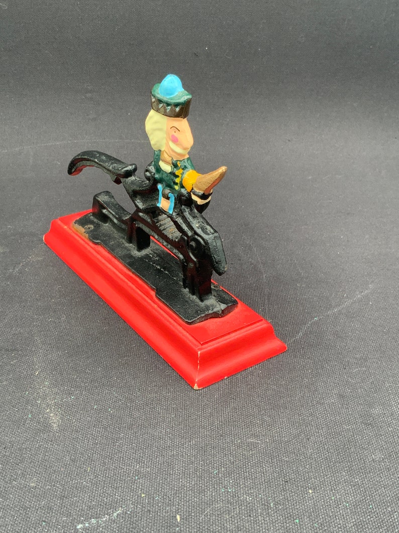 Nutcracker Cast Iron Nut Cracker / Nutcracker / Metal Nutcracker / Nut