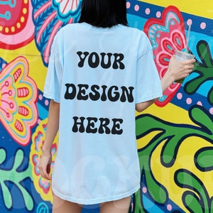 Chambray Comfort Colors C1717 Shirt Mockup, Rückseite Shirt Mockup, Oversized Mockup, C1717 Chambray Back Mockup, Outdoor Back Model Mockup
