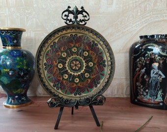 Cloisonne plate in enameled metal, old, Byzantine Mandala, mosaic, 1950 Greece handmade, diameter 18 cm, attached hanger, wall decoration
