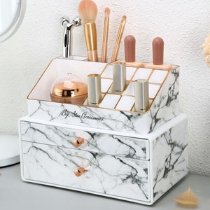 Mulitpurpose Desk Make-up Brushes Lipstick Comb Holder Tray Clear Plastic  2PCS Set Makeup Drawer Organizer Storage Organizer for Bath Tabletop -  China Makeup Organizer and Cosmetic Organizer price