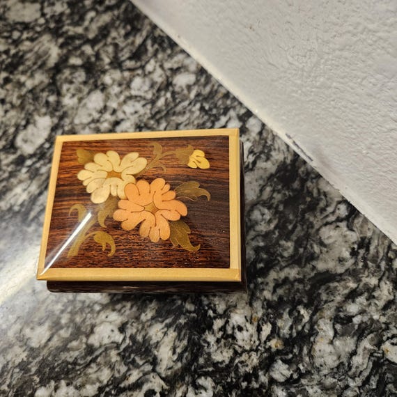 handcrafted Italian wooden inlaid jewelry box Sorrento-style artistry