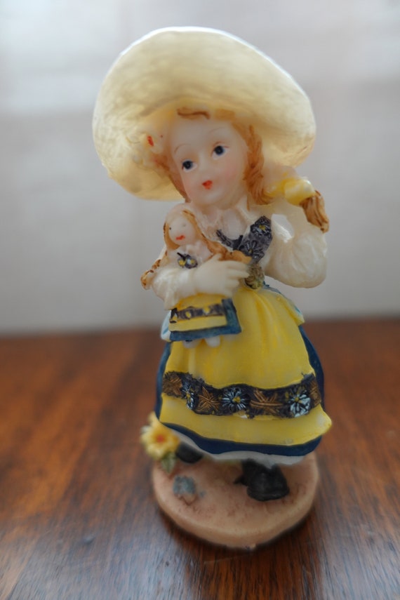 マッチした人形の置物を持つヴィンテージのミニ磁器の女の子 - Etsy 日本