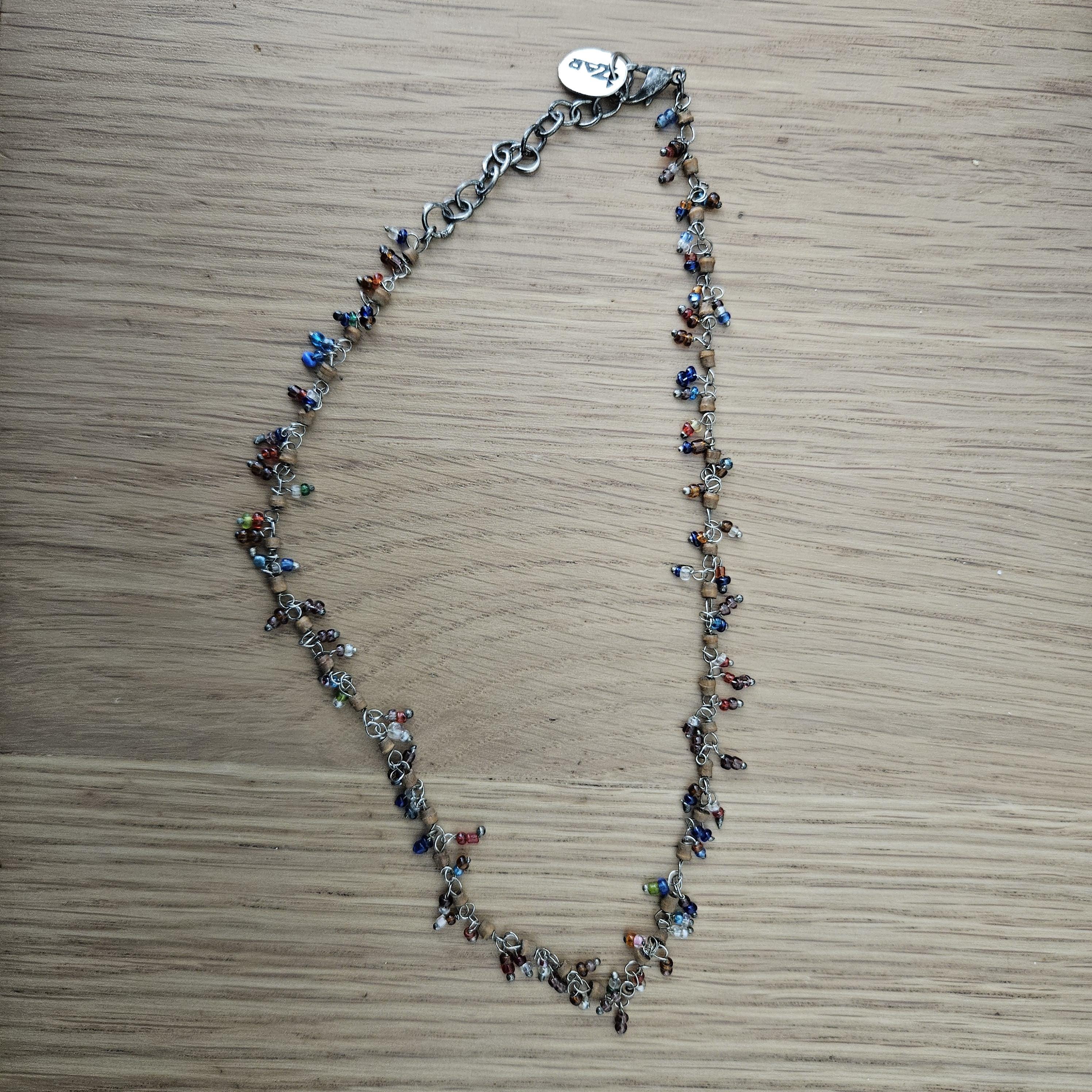 Collier avec des perles multicolores Milë Mila, livraison soignée et rapide