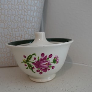 Taylor Smith Appalachian Heirloom Bonnie Sugar bowl with lid