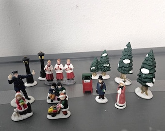 Lot de 13 mini figurines de Noël en céramique Holiday Town