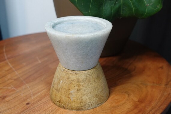 ヴィンテージの無垢大理石と木製のキャンドルホルダー - Etsy 日本