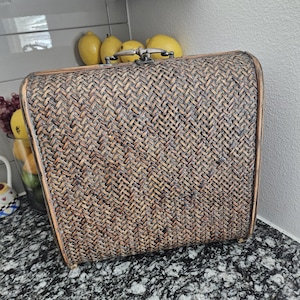 Vintage stro/rieten en houten koffer/tas woondecoratie uit de jaren 70