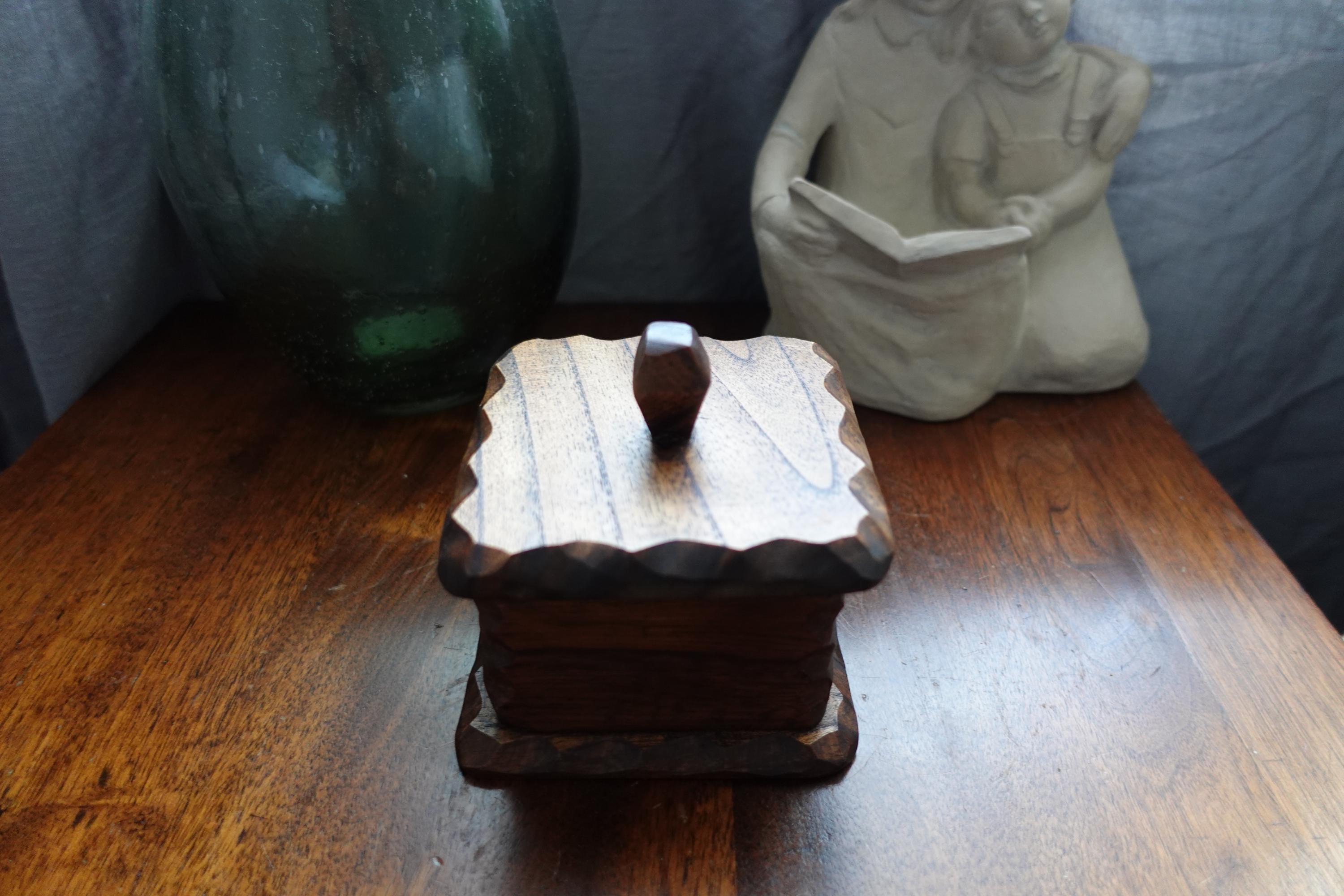 ヴィンテージの手彫りの蓋付き小物入れ - Etsy 日本