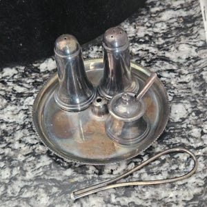 Salero y pimentero victorianos, juego de vinagreras para mostaza y condimentos.