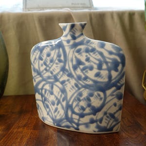 Vintage pottery artist signed &#39;Blodah 98&#39; and stamped &#39;ESP&#39; earth and sky flower vase