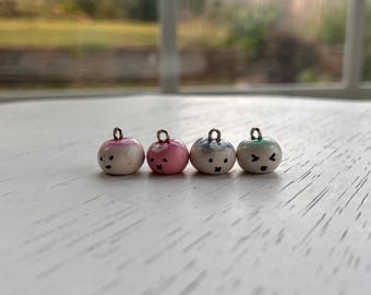 Mini colgantes de medusas