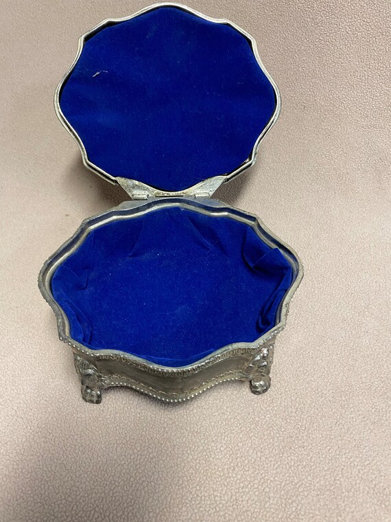 Metal jewelry box with blue velvet inside - image 4