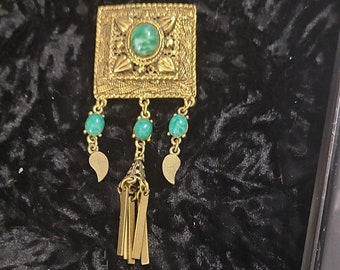 Weiss Goldtone green cabochon brooch