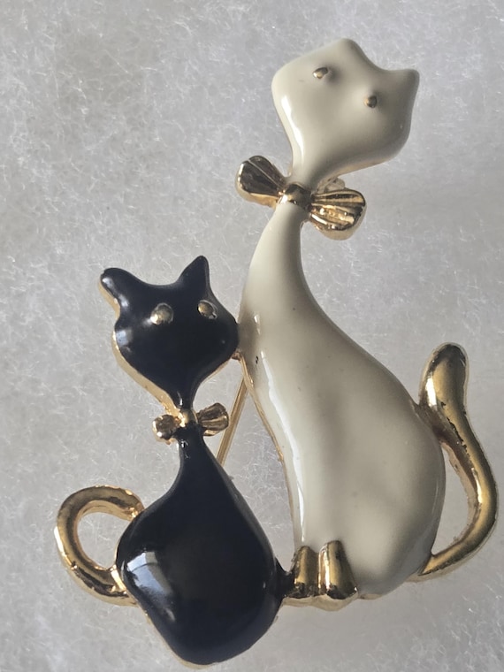 Cat & kitten brooch