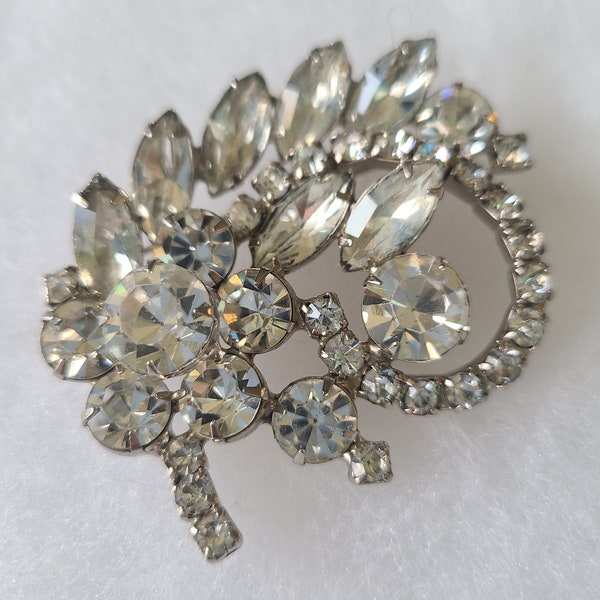 Weiss Signed brooch