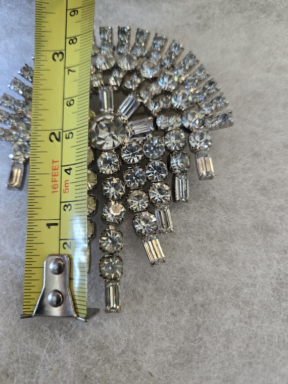 large Unsigned clear rhinestone brooch - image 5