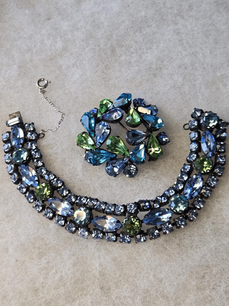 Vintage Regencycore jewelry