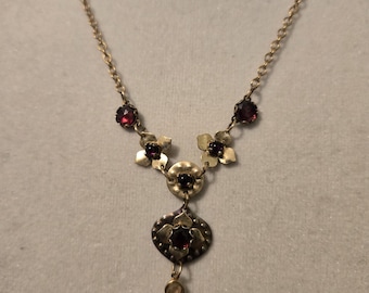 Holly Yashi Flower Necklace