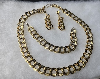 Monet goldtone necklace bracelet and earrings set