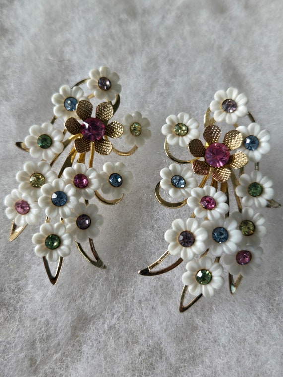 Signed Emmons Flowered earrings