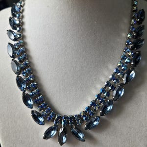 Beautiful Vintage blue rhinestone necklace