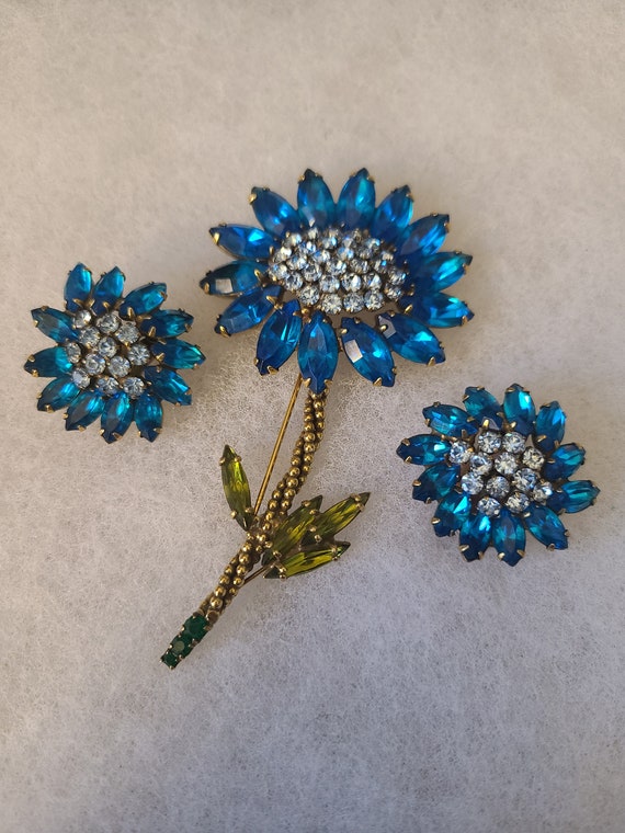 Weiss Flowered brooch and earring set