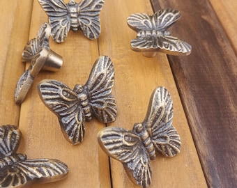Tirador de armario con forma de mariposa de latón antiguo, tirador de cajón con forma de insecto de hierro fundido, tirador de armario decorativo y original.