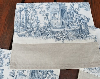 Linen napkins. Table decor.