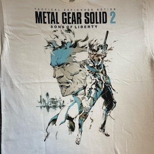 Metal Gear Solid - T-shirt - Olika storlekar - PlayStation PS1-spel