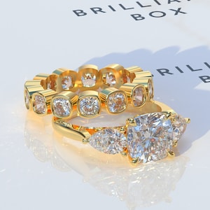 3 carat Cushion Cut Moissanite Diamond Ring Set - 18K Solid Gold Wedding Ring Set - Special Anniversary Gift Ring For Her - Engagement Ring