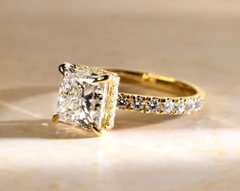 Anello con diamante da laboratorio taglio principessa da carati