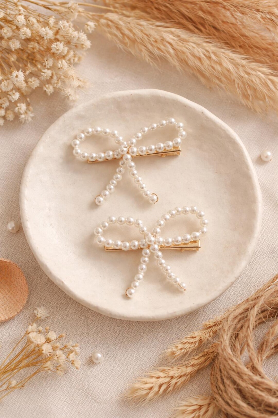 Dainty Pearl Bow Hair Clip, Gold Elegant Accessory - Etsy display picture 3