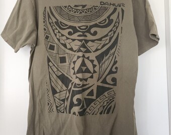 Vintage Da Hui surf shirt, olive green with black design, men's size M, short sleeve surfer T-shirt, Hawaiian islandwear, rare find